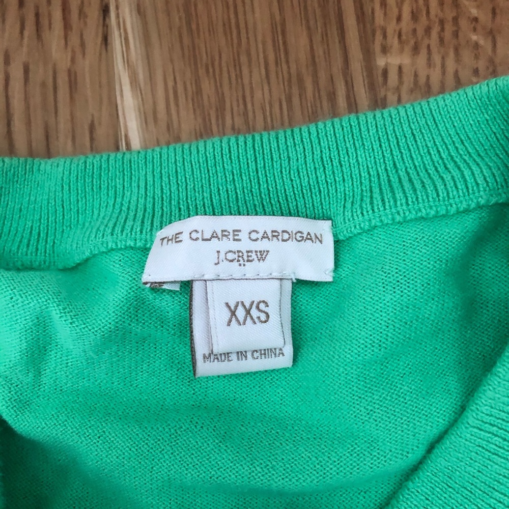 green button up - Picture 2 of 2